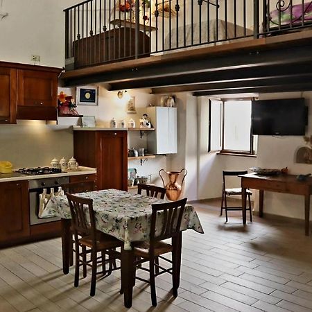 Twins' Historical Apartment Треві Екстер'єр фото