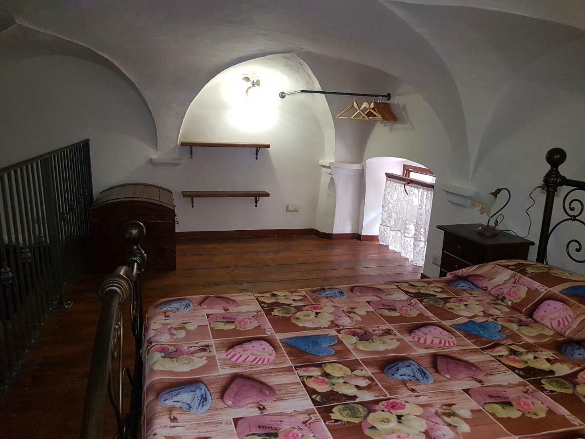 Twins' Historical Apartment Треві Екстер'єр фото